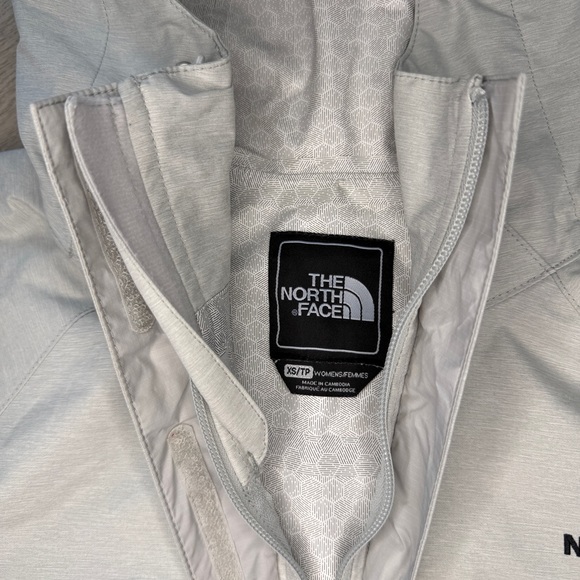 The North Face Quest Hooded Jacket Womens XS DryVent Waterproof - Picture 5 of 11